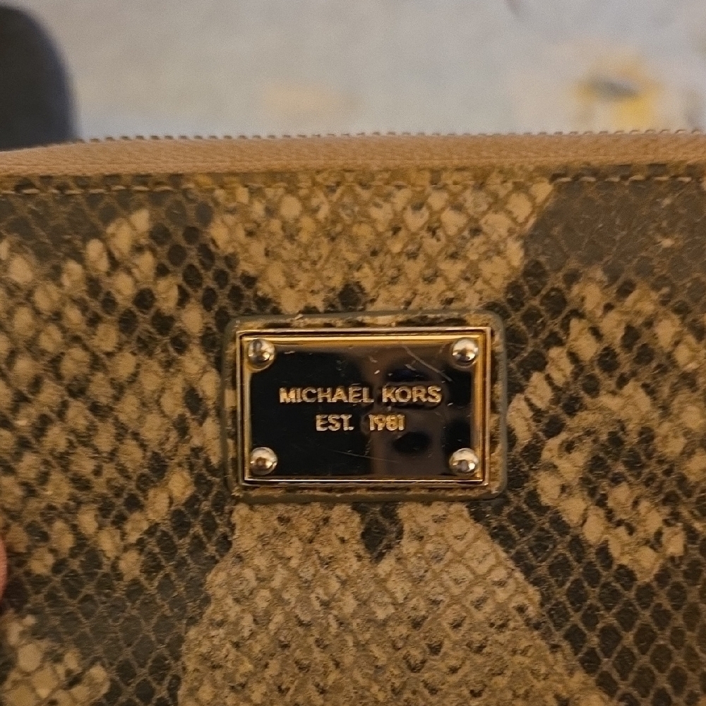 Michael Kors Tan Snake Print Wristlet - Picture 2 of 11